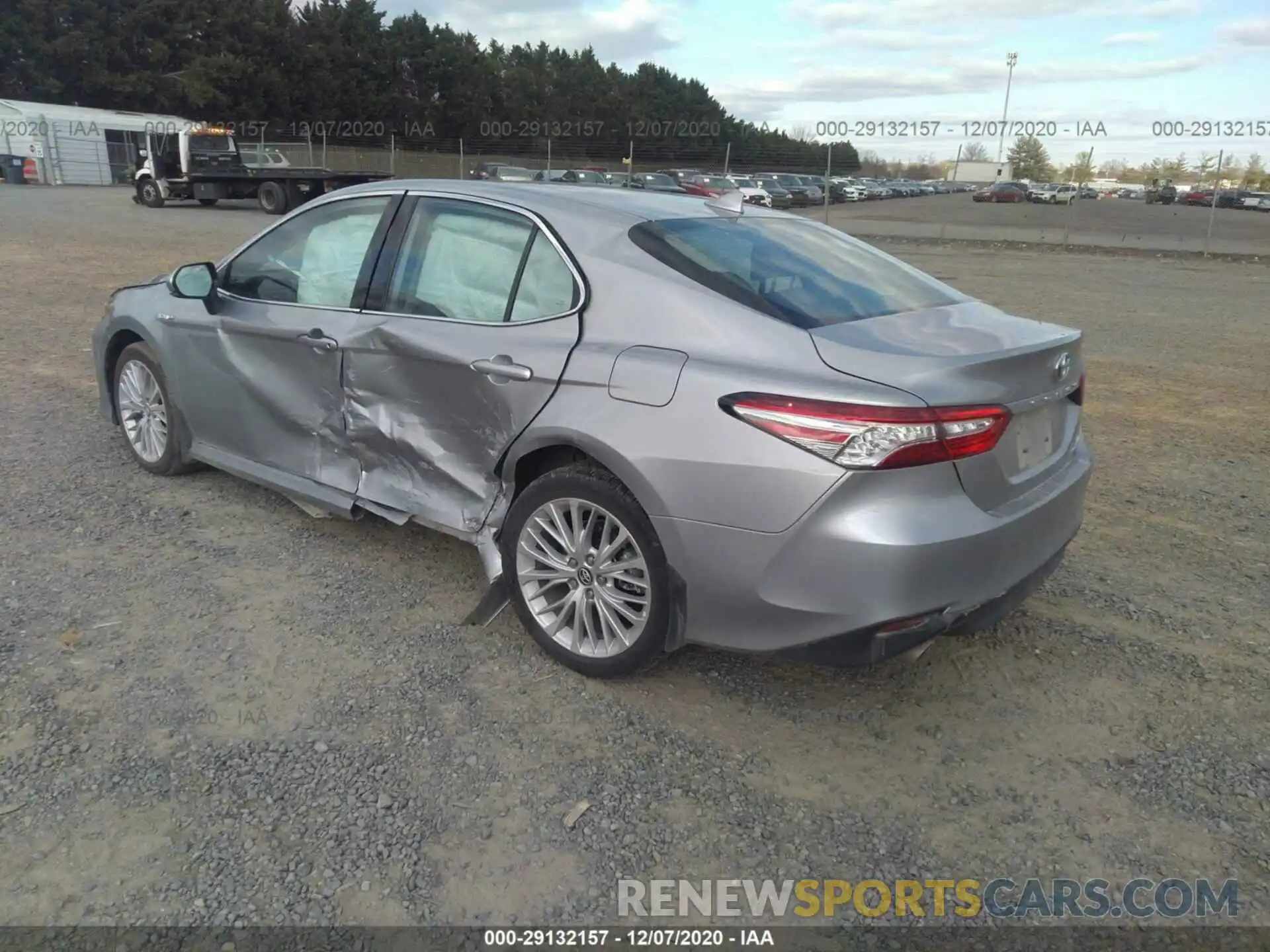 3 Photograph of a damaged car 4T1F31AKXLU523400 TOYOTA CAMRY 2020