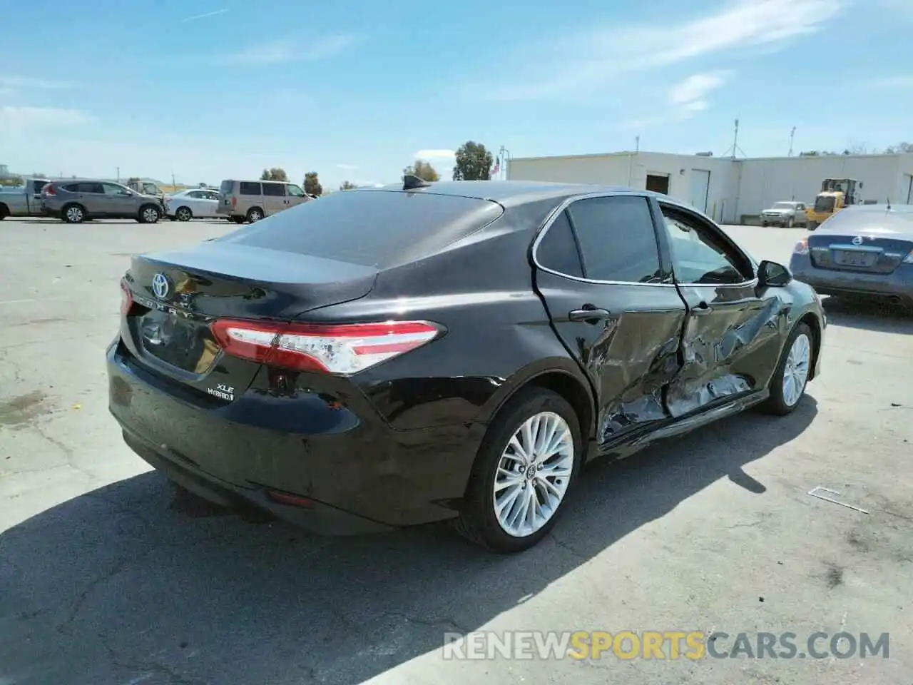 4 Photograph of a damaged car 4T1F31AKXLU524191 TOYOTA CAMRY 2020