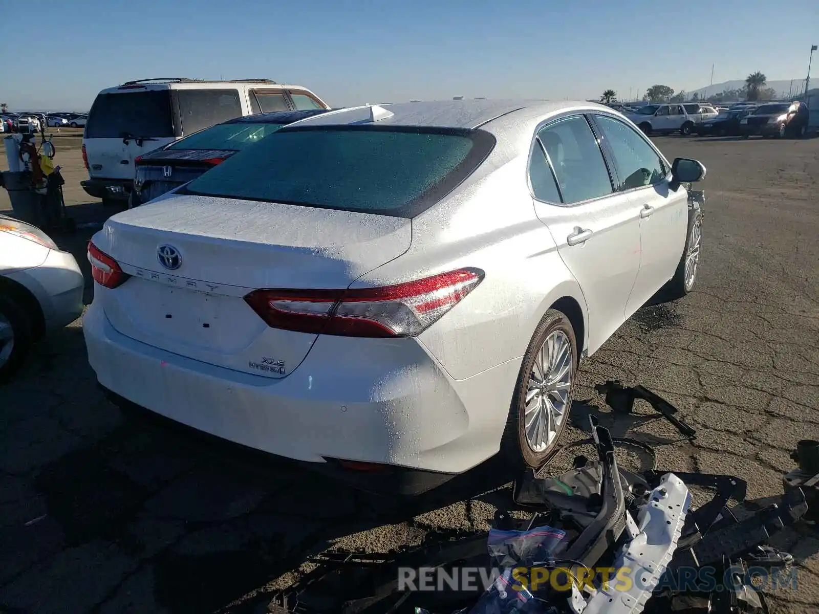 4 Photograph of a damaged car 4T1F31AKXLU536471 TOYOTA CAMRY 2020