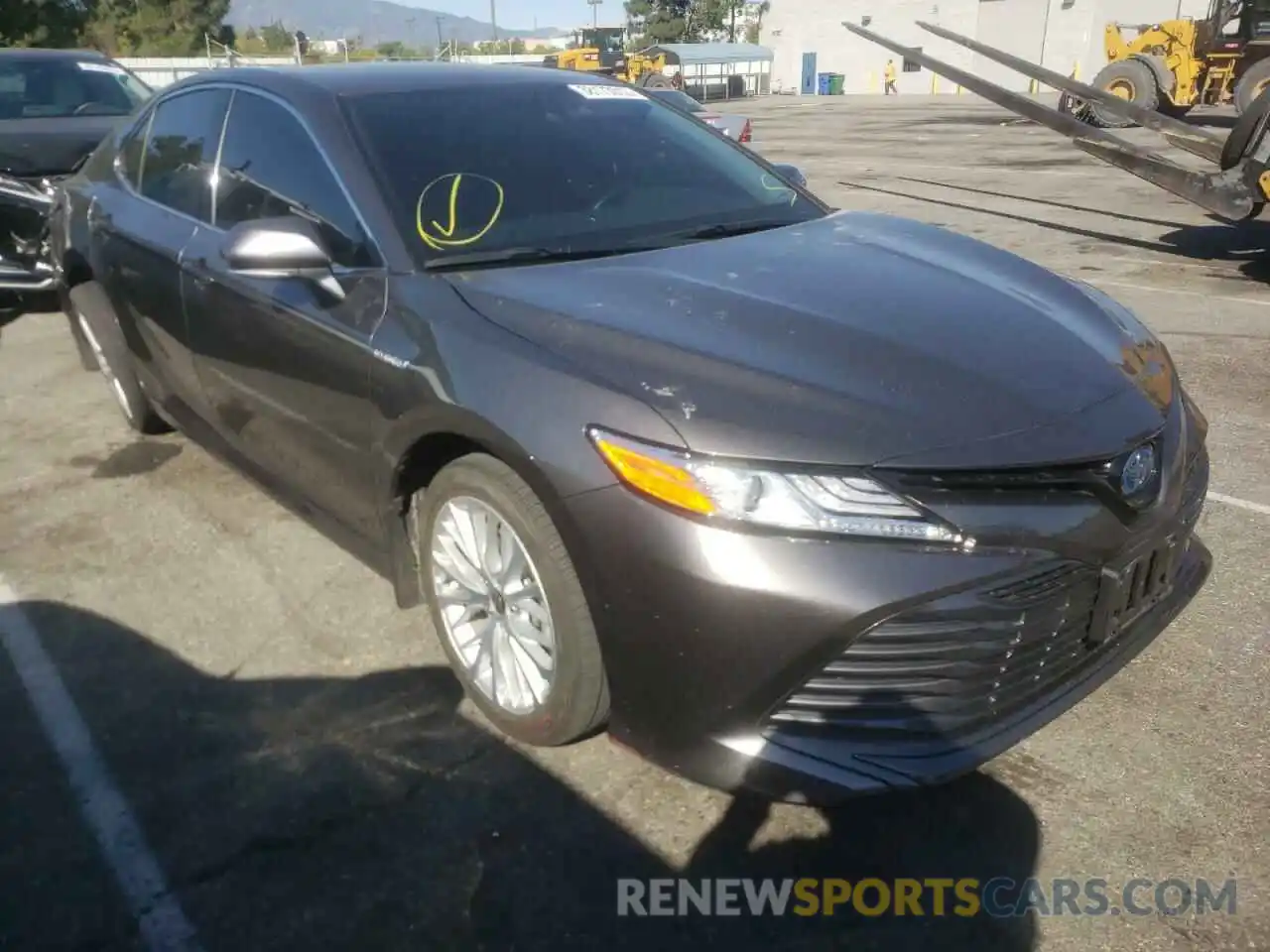 1 Photograph of a damaged car 4T1F31AKXLU543078 TOYOTA CAMRY 2020