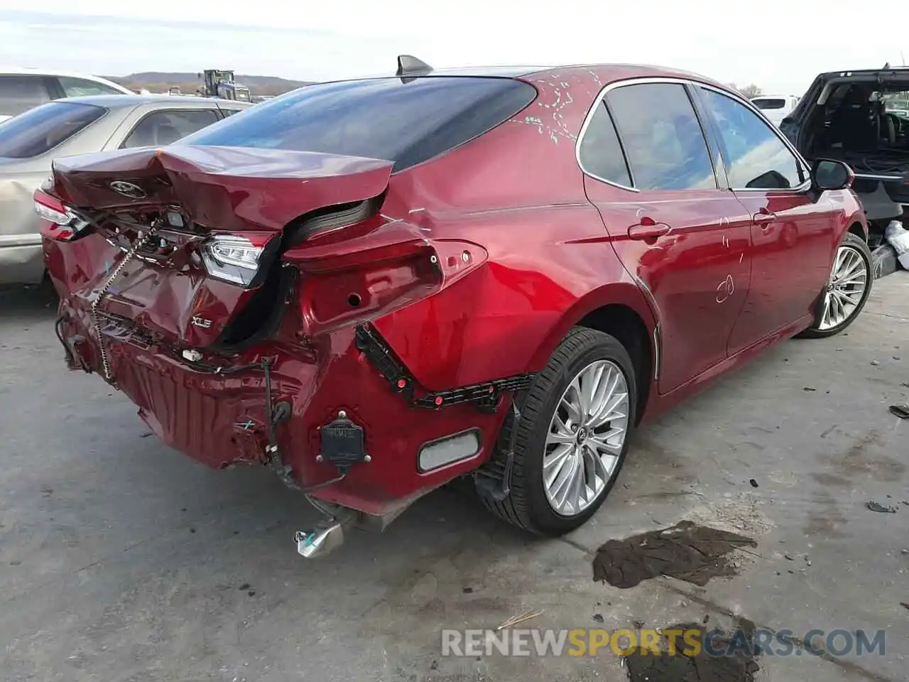 4 Photograph of a damaged car 4T1FZ1AK3LU039955 TOYOTA CAMRY 2020