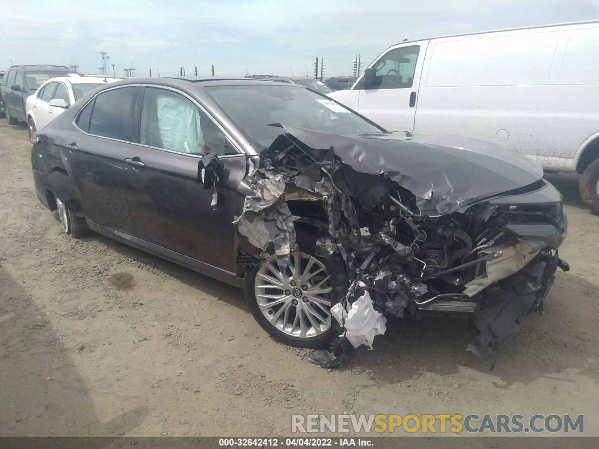 1 Photograph of a damaged car 4T1FZ1AK9LU033478 TOYOTA CAMRY 2020