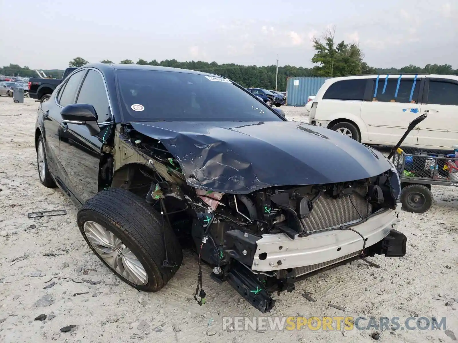 1 Photograph of a damaged car 4T1FZ1AKXLU034462 TOYOTA CAMRY 2020