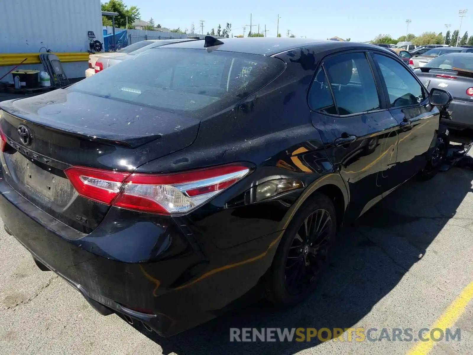 4 Photograph of a damaged car 4T1G11AK0LU302463 TOYOTA CAMRY 2020