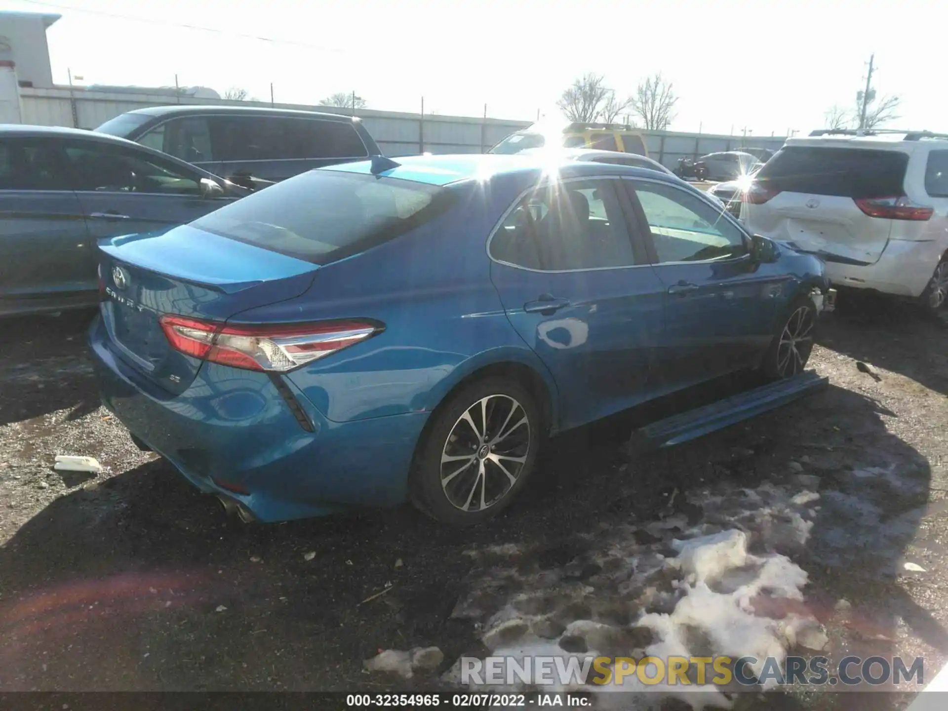 4 Photograph of a damaged car 4T1G11AK0LU304679 TOYOTA CAMRY 2020