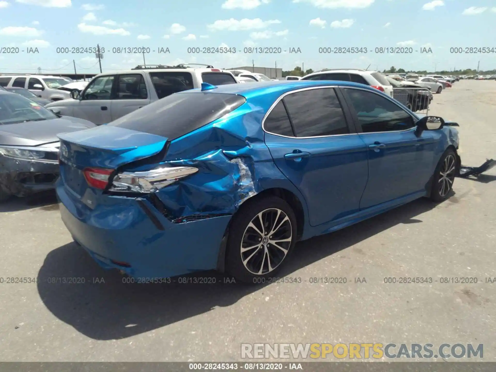 4 Photograph of a damaged car 4T1G11AK0LU305816 TOYOTA CAMRY 2020