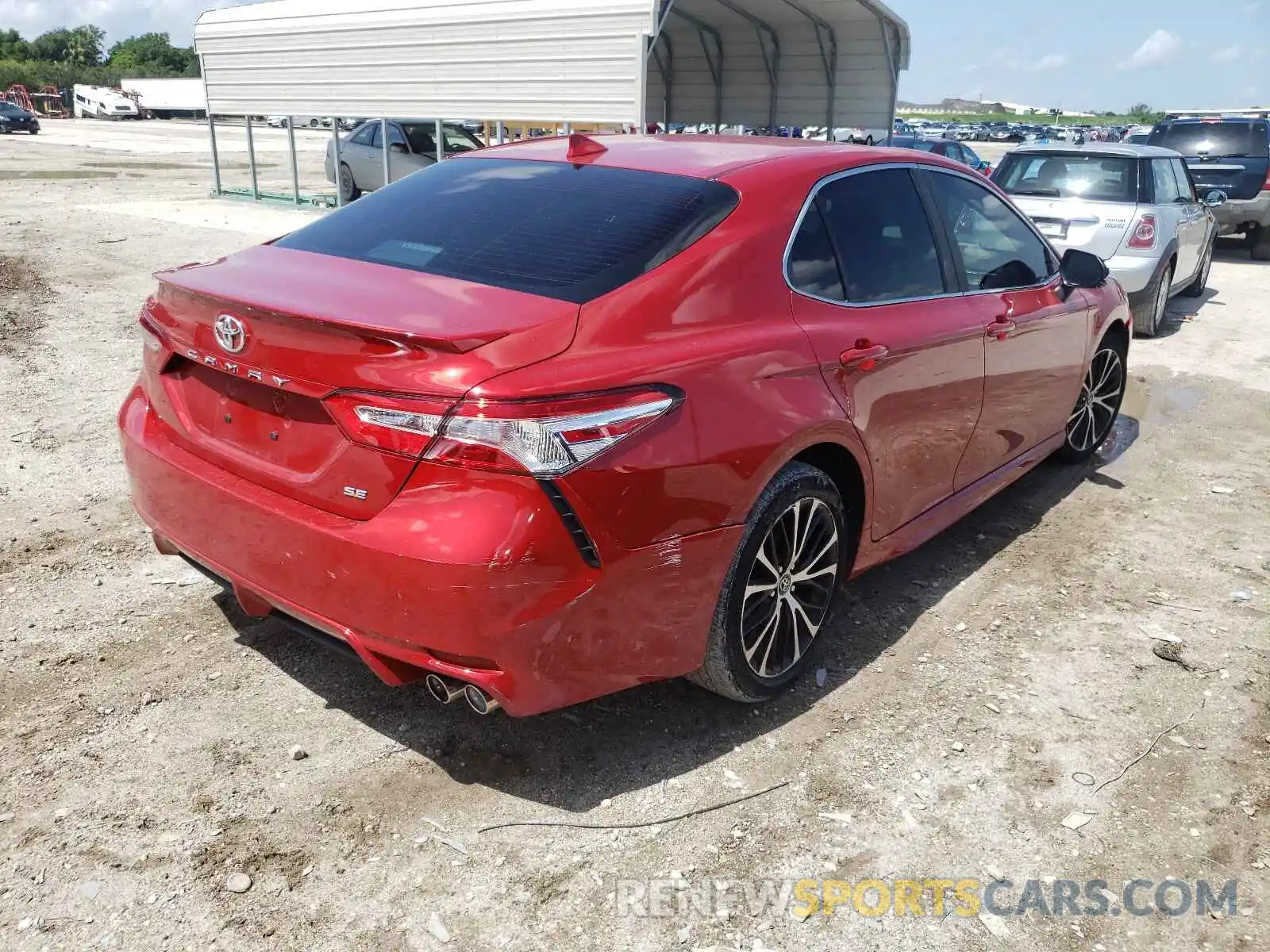 4 Photograph of a damaged car 4T1G11AK0LU308344 TOYOTA CAMRY 2020