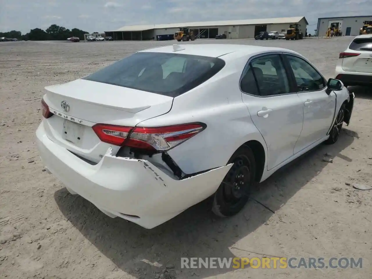 4 Photograph of a damaged car 4T1G11AK0LU309042 TOYOTA CAMRY 2020