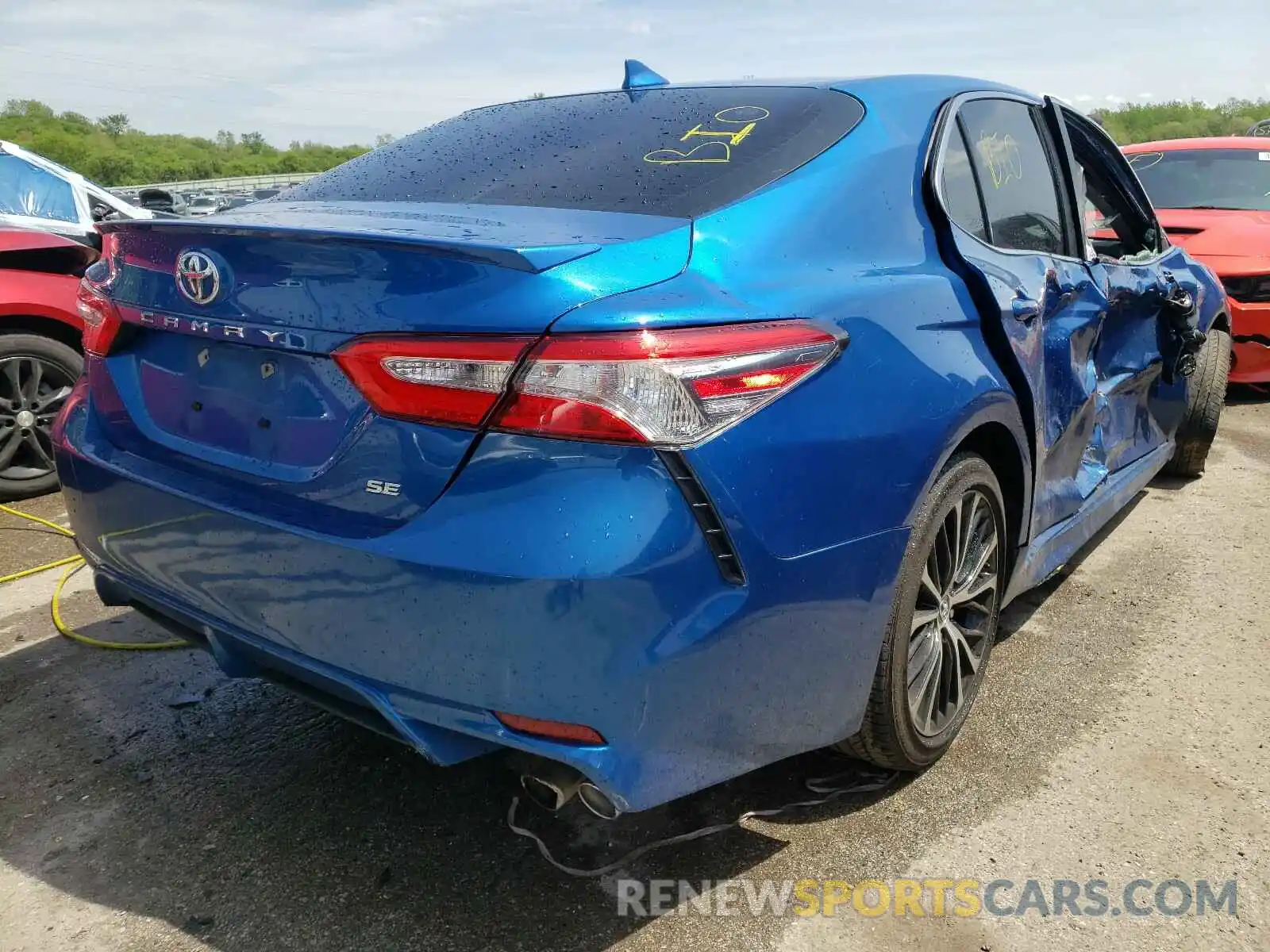 4 Photograph of a damaged car 4T1G11AK0LU318243 TOYOTA CAMRY 2020