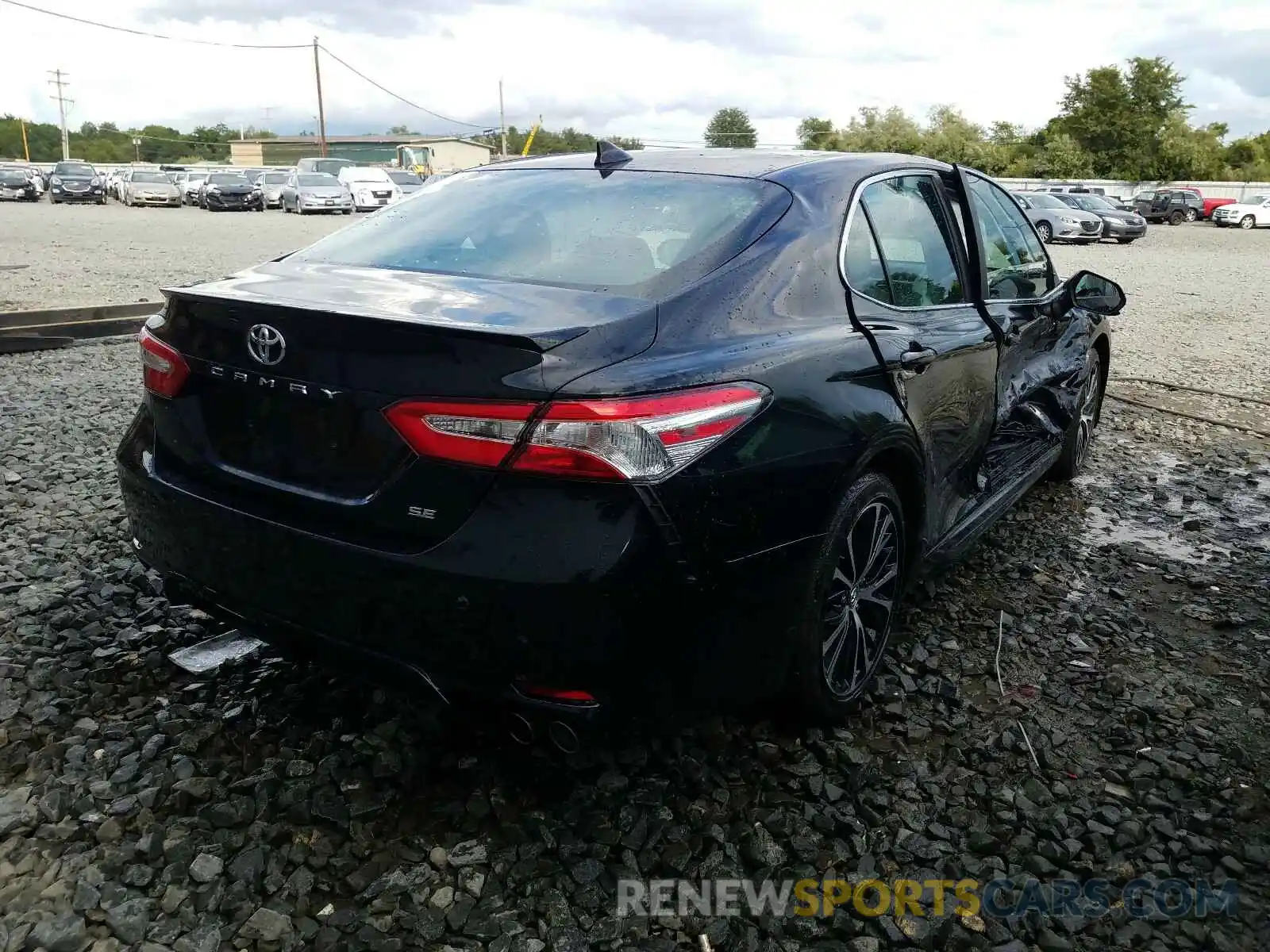 4 Photograph of a damaged car 4T1G11AK0LU318839 TOYOTA CAMRY 2020