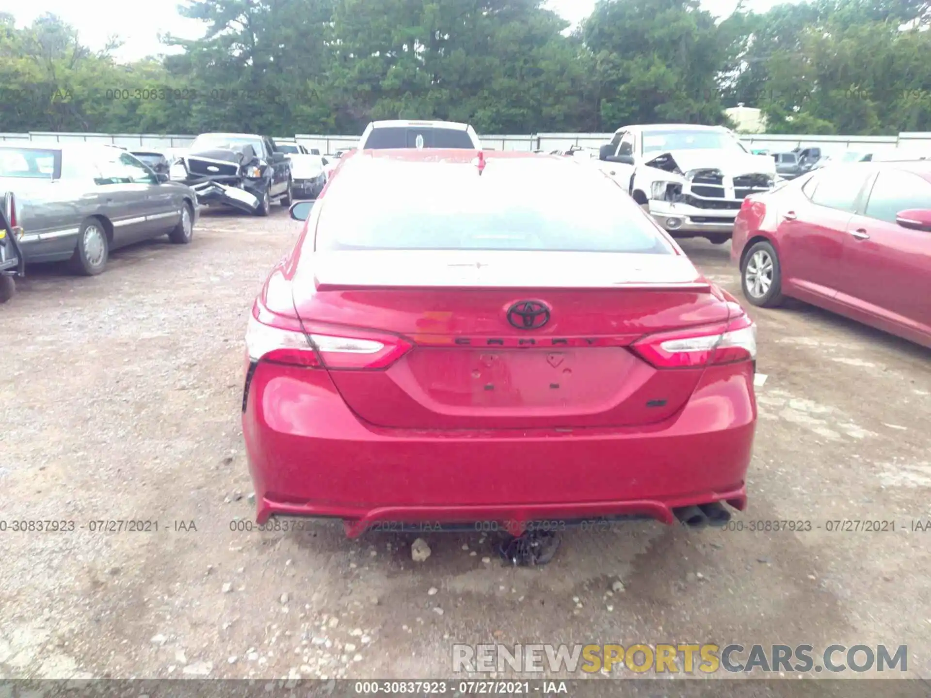 6 Photograph of a damaged car 4T1G11AK0LU323328 TOYOTA CAMRY 2020