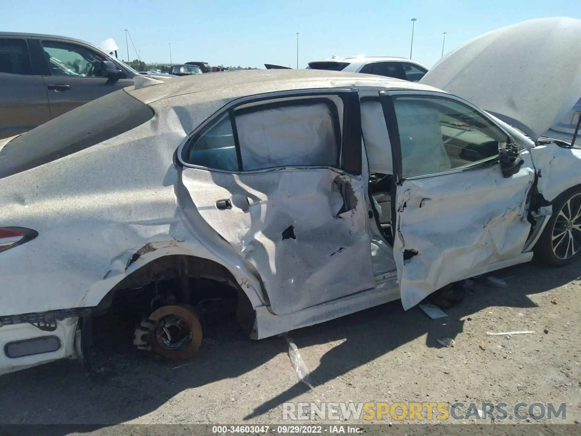 6 Photograph of a damaged car 4T1G11AK0LU324818 TOYOTA CAMRY 2020