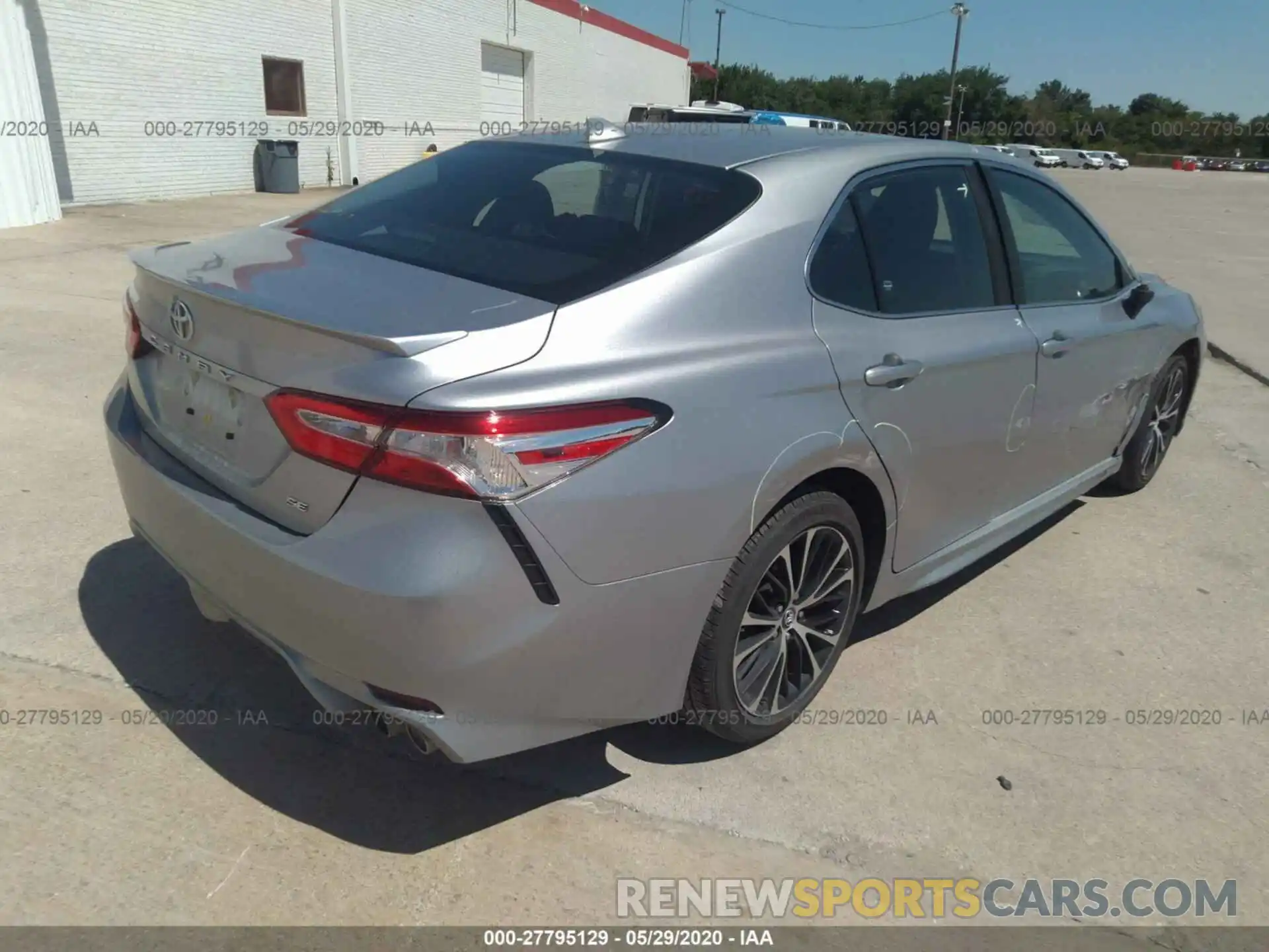 4 Photograph of a damaged car 4T1G11AK0LU326262 TOYOTA CAMRY 2020