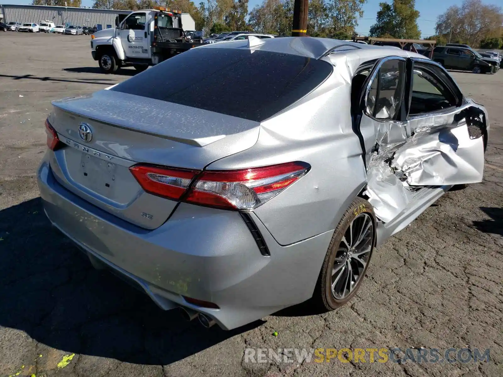 4 Photograph of a damaged car 4T1G11AK0LU326780 TOYOTA CAMRY 2020