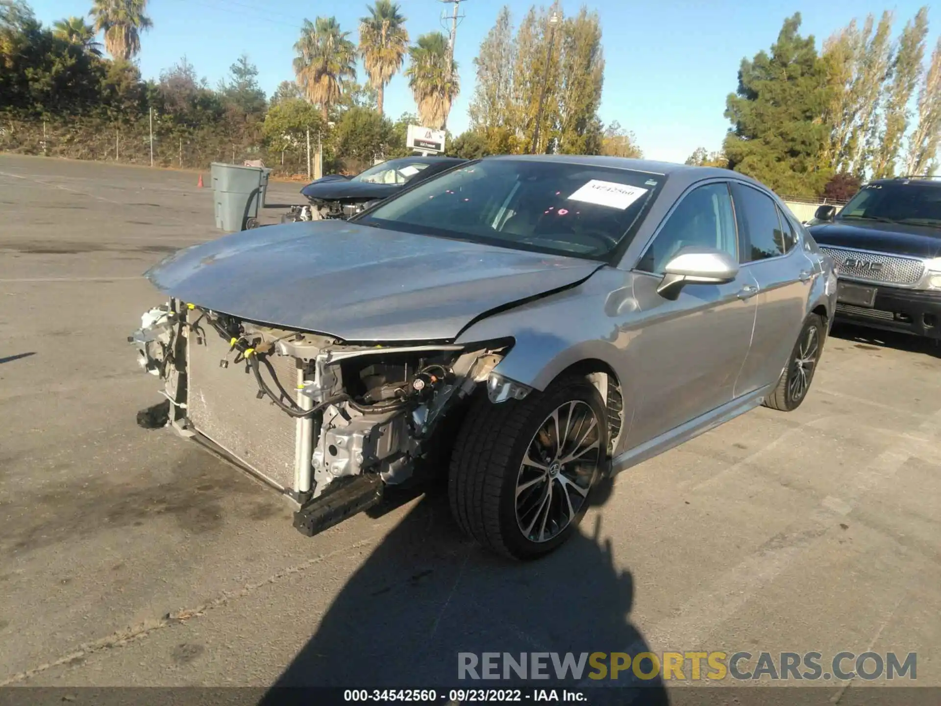 2 Photograph of a damaged car 4T1G11AK0LU327024 TOYOTA CAMRY 2020