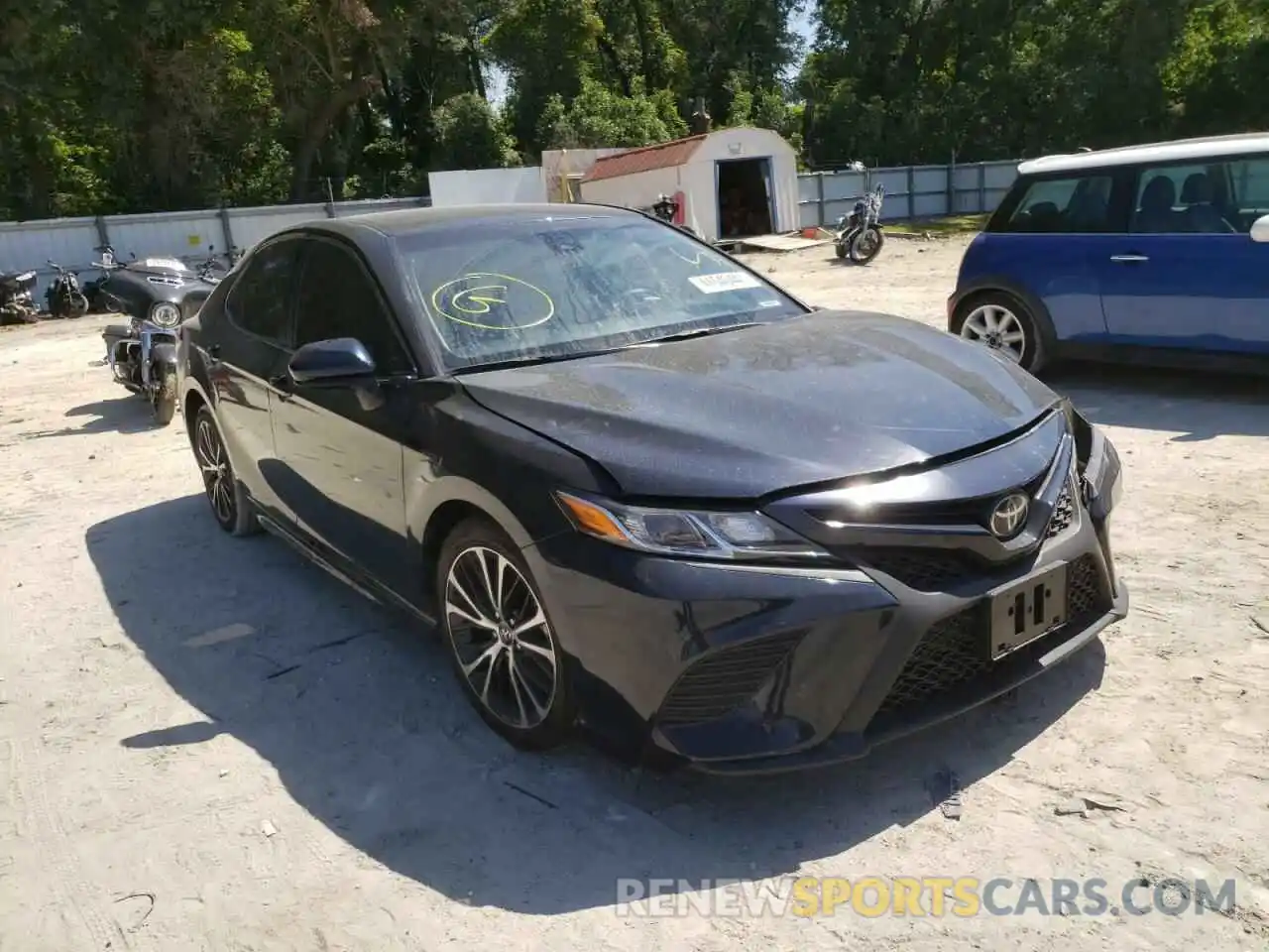 1 Photograph of a damaged car 4T1G11AK0LU327184 TOYOTA CAMRY 2020