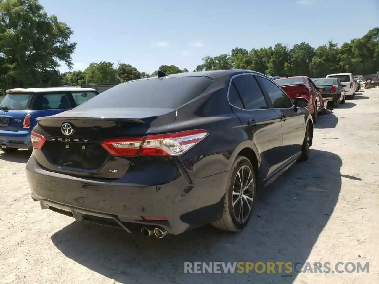 4 Photograph of a damaged car 4T1G11AK0LU327184 TOYOTA CAMRY 2020