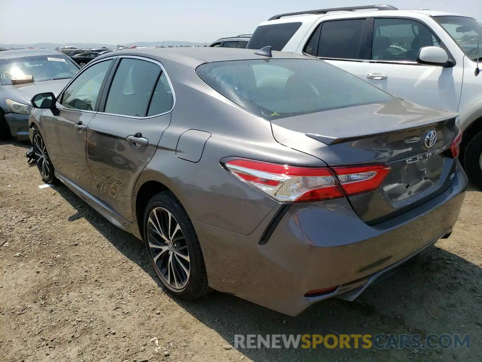 3 Photograph of a damaged car 4T1G11AK0LU328481 TOYOTA CAMRY 2020