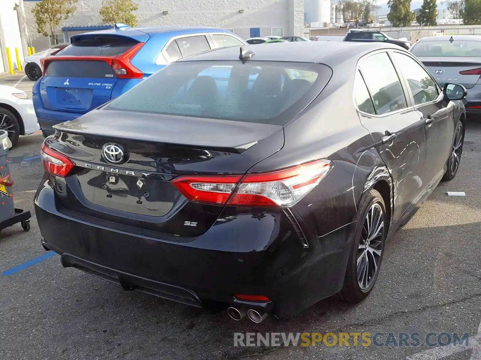 4 Photograph of a damaged car 4T1G11AK0LU329467 TOYOTA CAMRY 2020