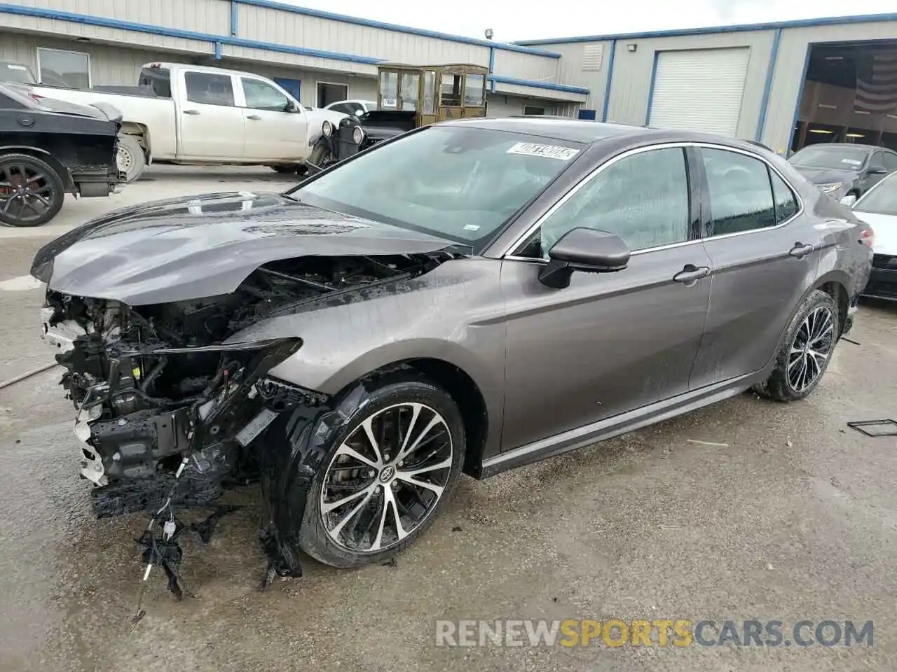 1 Photograph of a damaged car 4T1G11AK0LU329968 TOYOTA CAMRY 2020