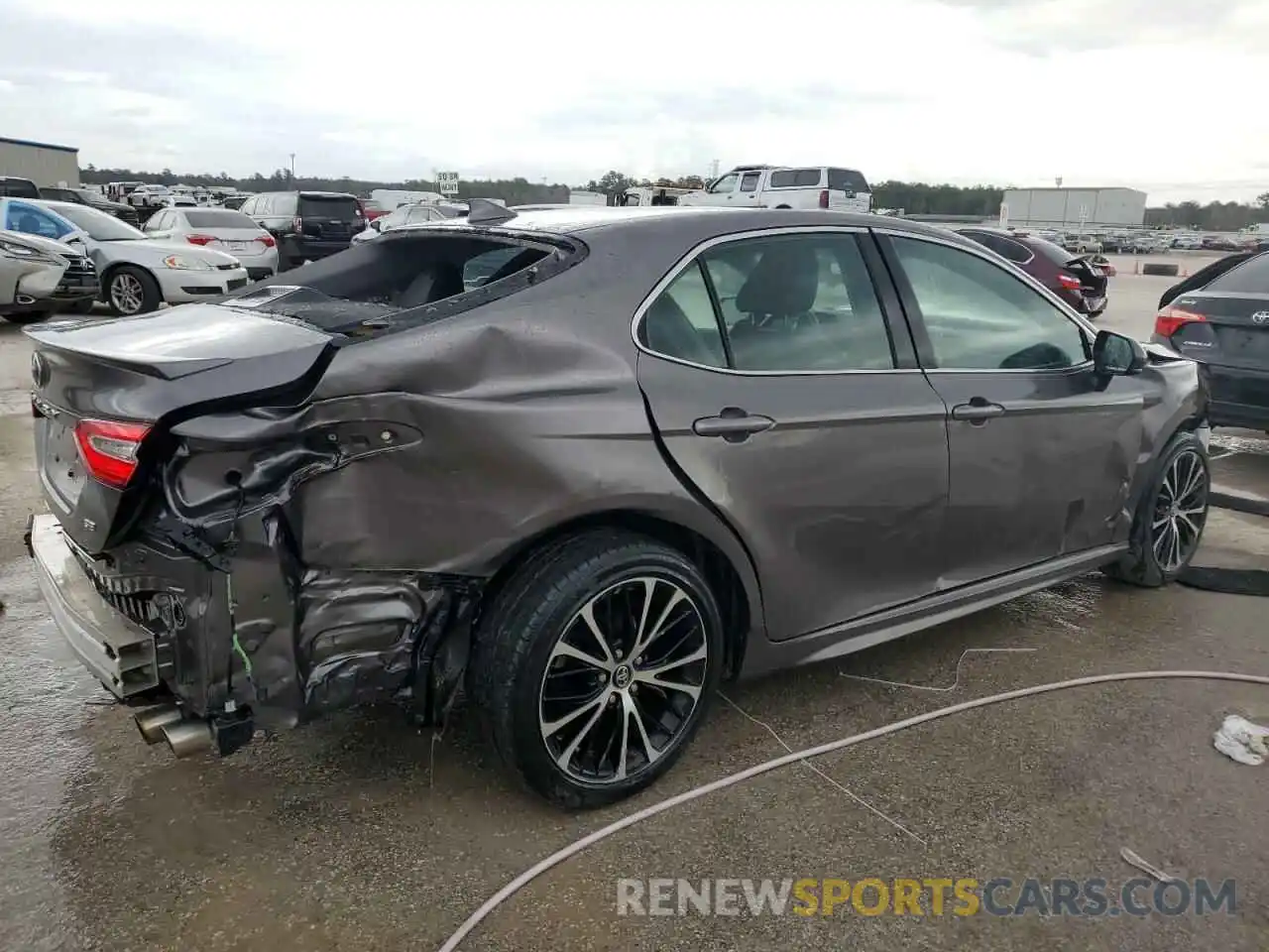 3 Photograph of a damaged car 4T1G11AK0LU329968 TOYOTA CAMRY 2020