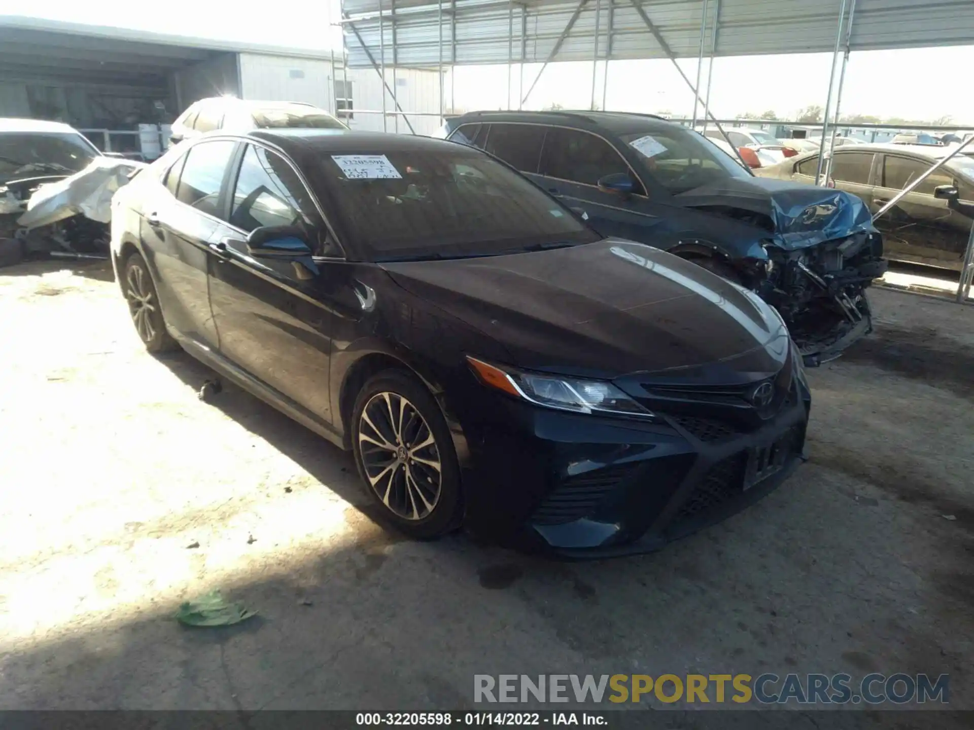 1 Photograph of a damaged car 4T1G11AK0LU330361 TOYOTA CAMRY 2020