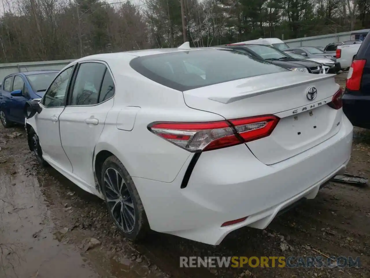 3 Photograph of a damaged car 4T1G11AK0LU330926 TOYOTA CAMRY 2020