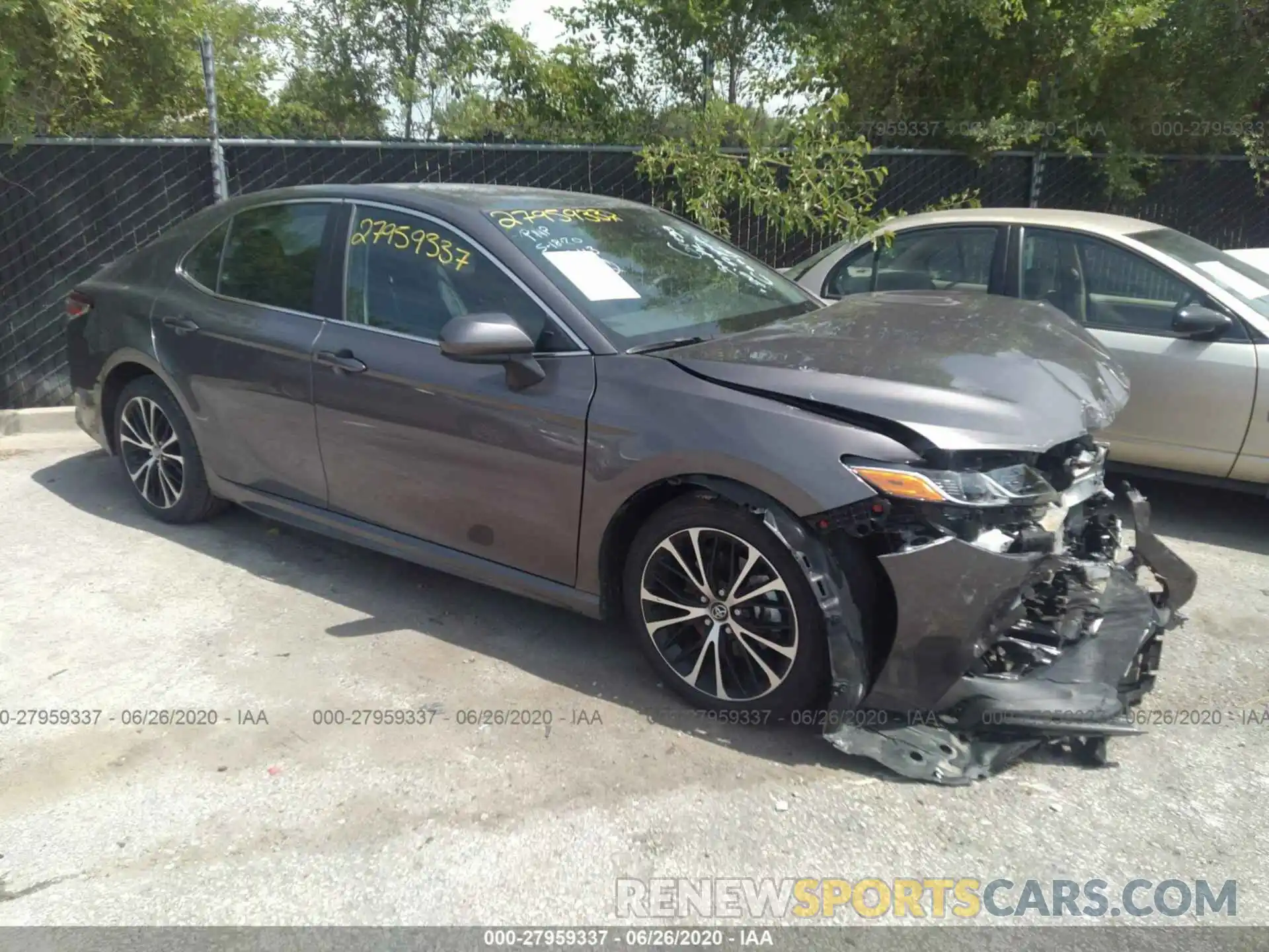 1 Photograph of a damaged car 4T1G11AK0LU333003 TOYOTA CAMRY 2020