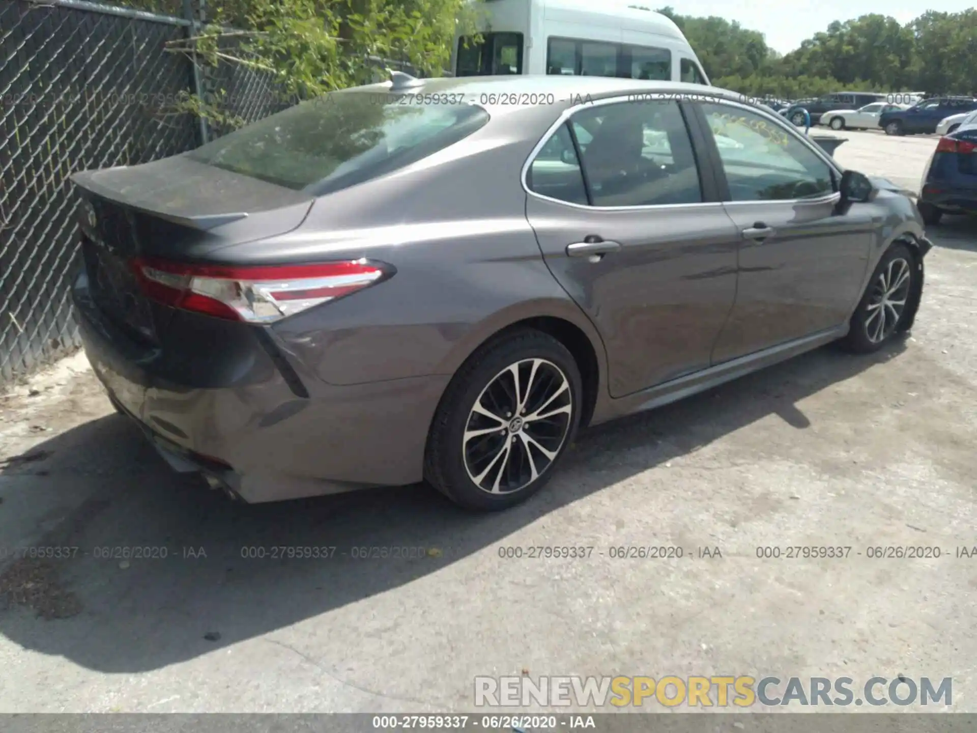 4 Photograph of a damaged car 4T1G11AK0LU333003 TOYOTA CAMRY 2020