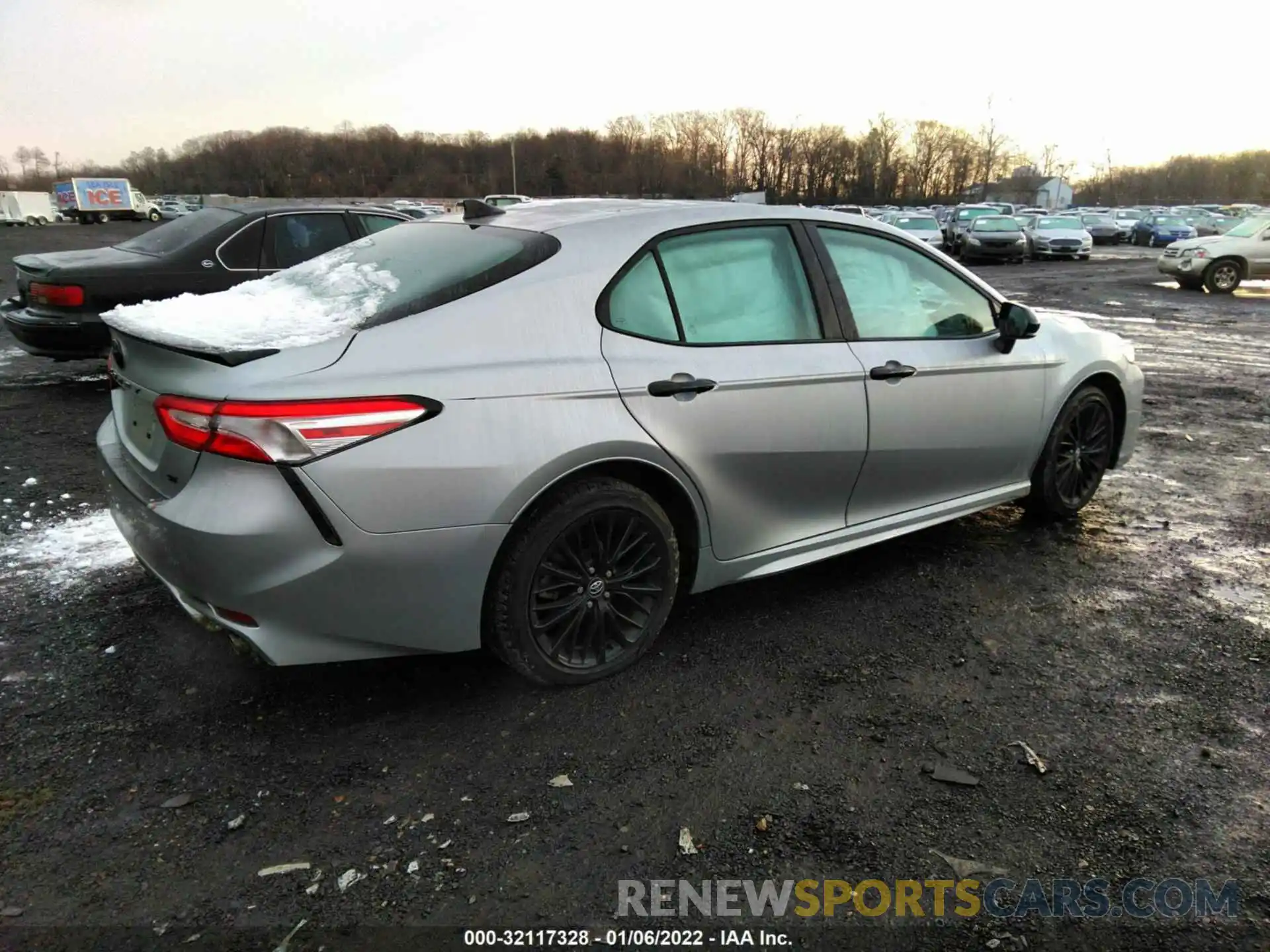 4 Photograph of a damaged car 4T1G11AK0LU333308 TOYOTA CAMRY 2020