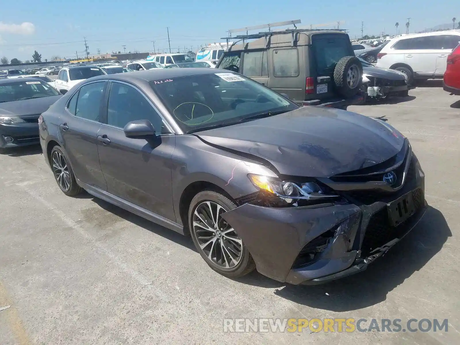 1 Photograph of a damaged car 4T1G11AK0LU334541 TOYOTA CAMRY 2020