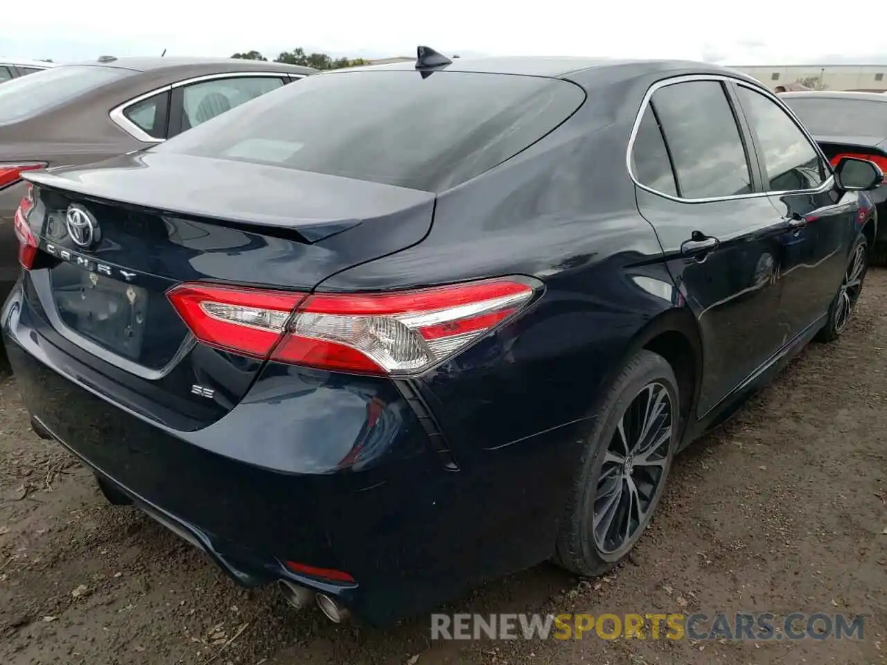 4 Photograph of a damaged car 4T1G11AK0LU334961 TOYOTA CAMRY 2020