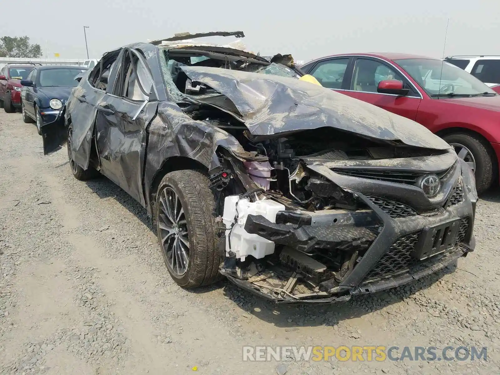 1 Photograph of a damaged car 4T1G11AK0LU335124 TOYOTA CAMRY 2020