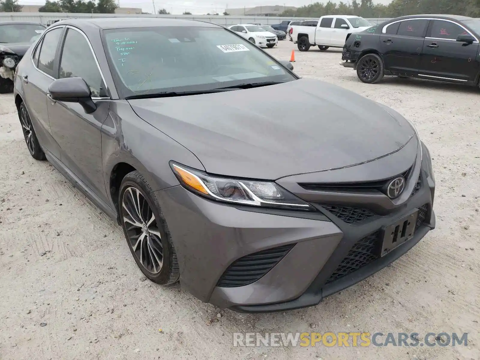 1 Photograph of a damaged car 4T1G11AK0LU335608 TOYOTA CAMRY 2020