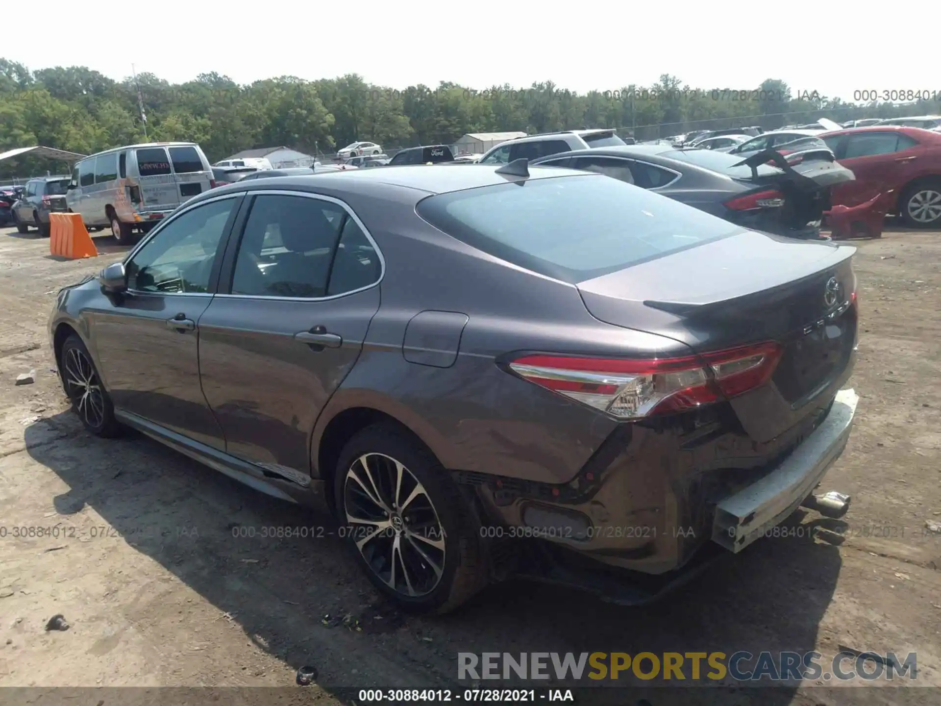 3 Photograph of a damaged car 4T1G11AK0LU338671 TOYOTA CAMRY 2020