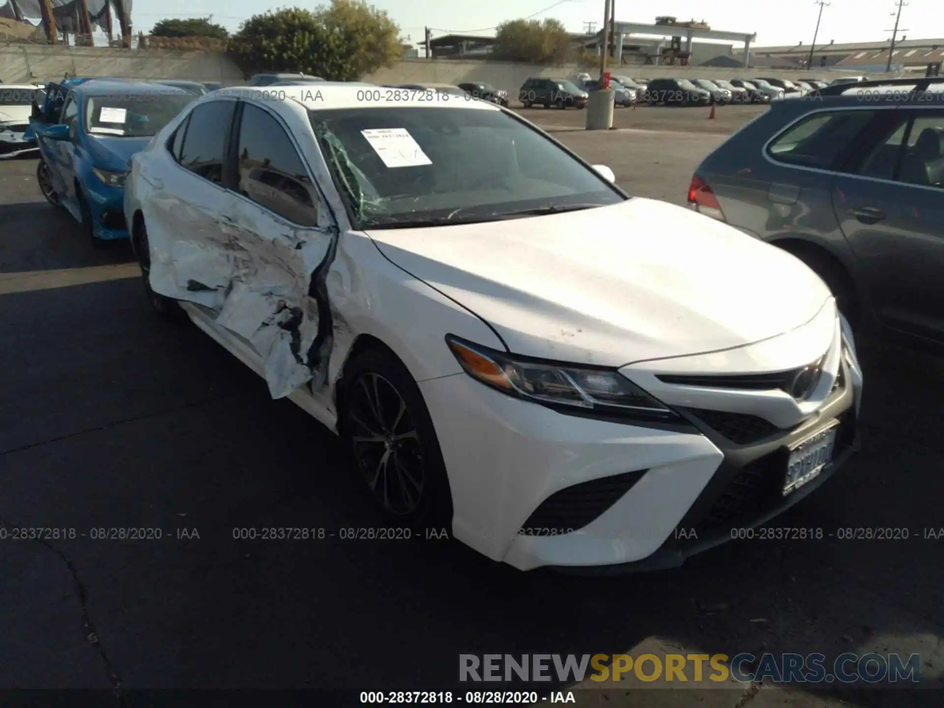 1 Photograph of a damaged car 4T1G11AK0LU340274 TOYOTA CAMRY 2020