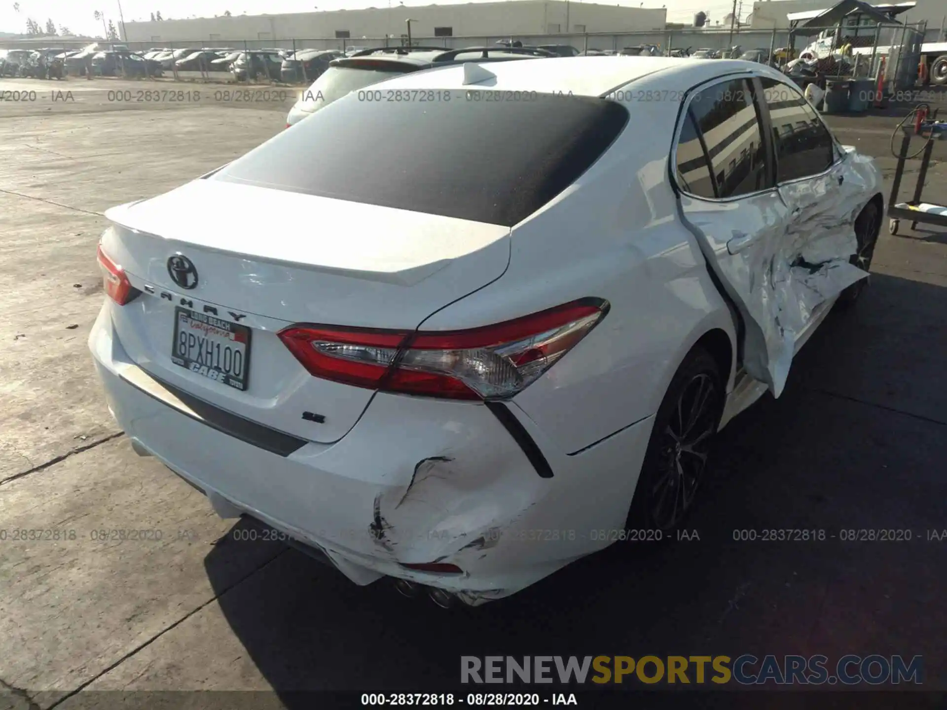 4 Photograph of a damaged car 4T1G11AK0LU340274 TOYOTA CAMRY 2020