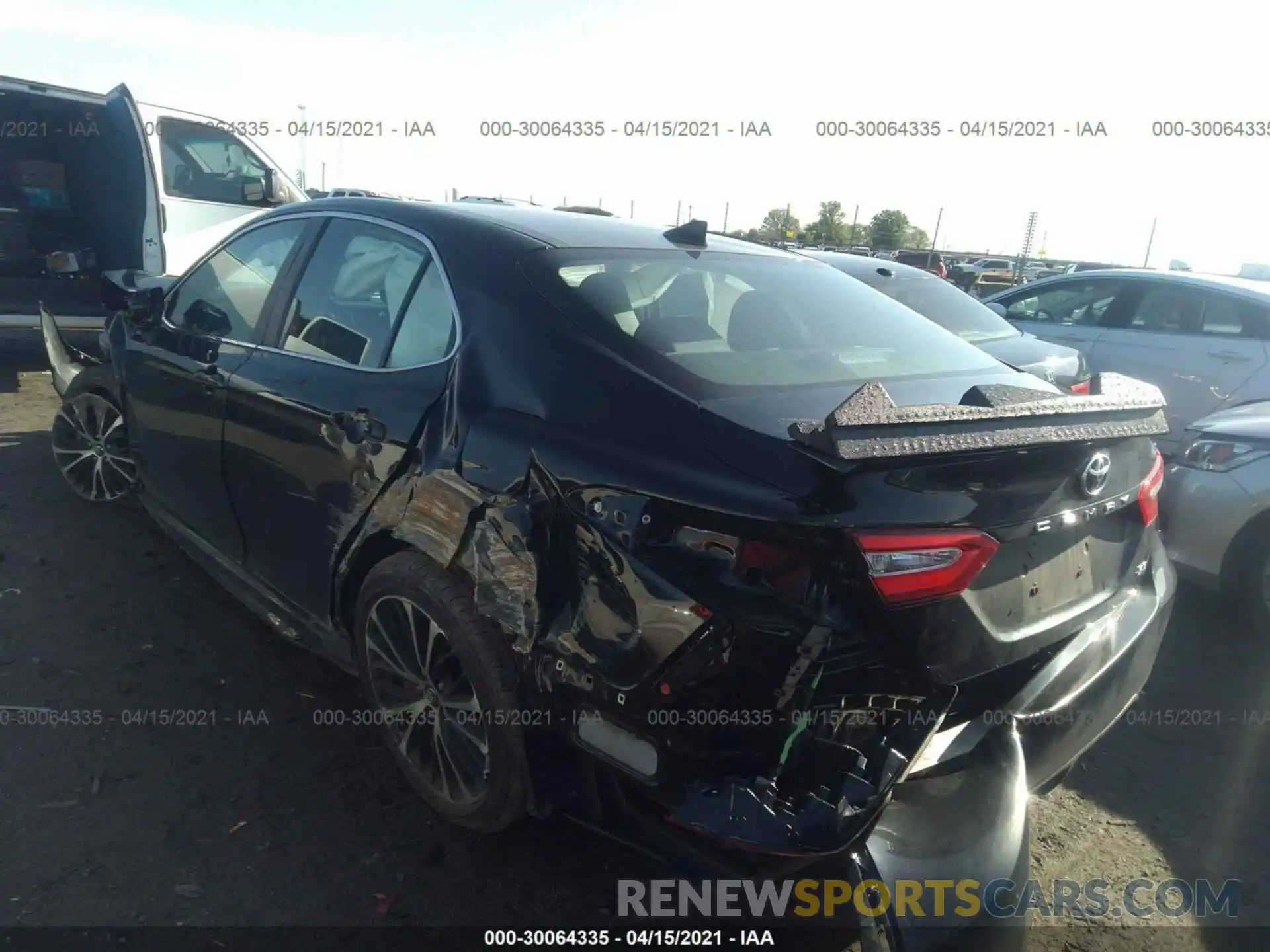 3 Photograph of a damaged car 4T1G11AK0LU342462 TOYOTA CAMRY 2020