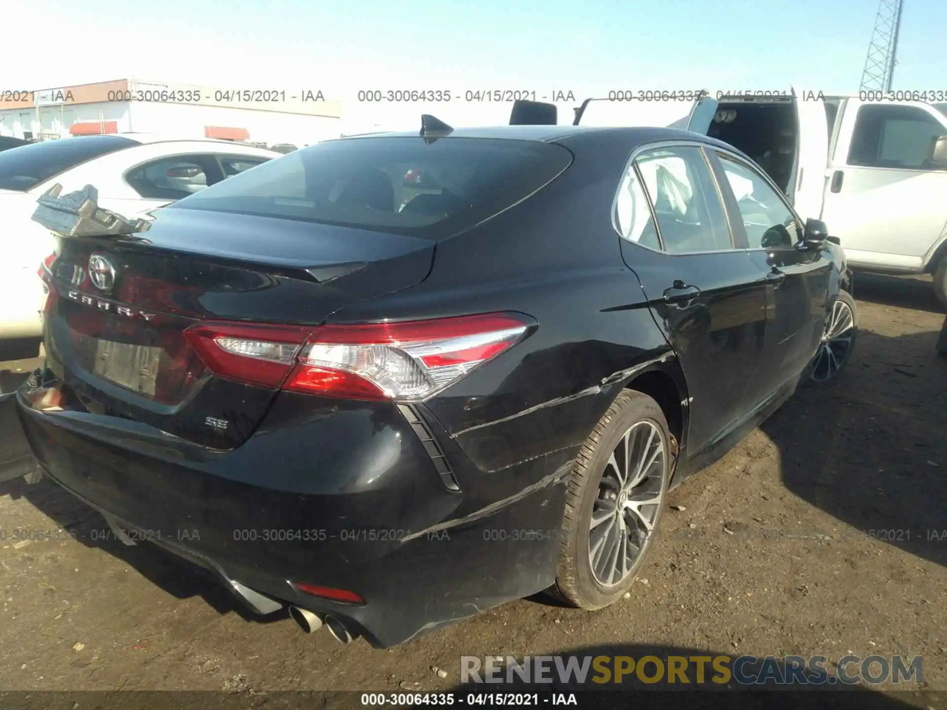 4 Photograph of a damaged car 4T1G11AK0LU342462 TOYOTA CAMRY 2020