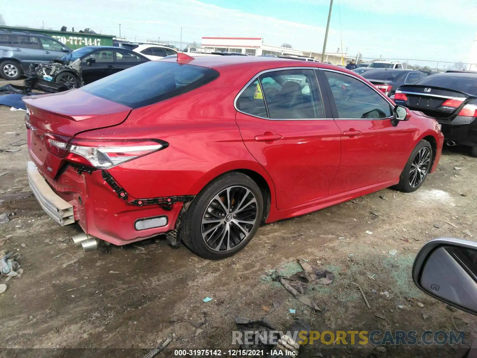 4 Photograph of a damaged car 4T1G11AK0LU342526 TOYOTA CAMRY 2020