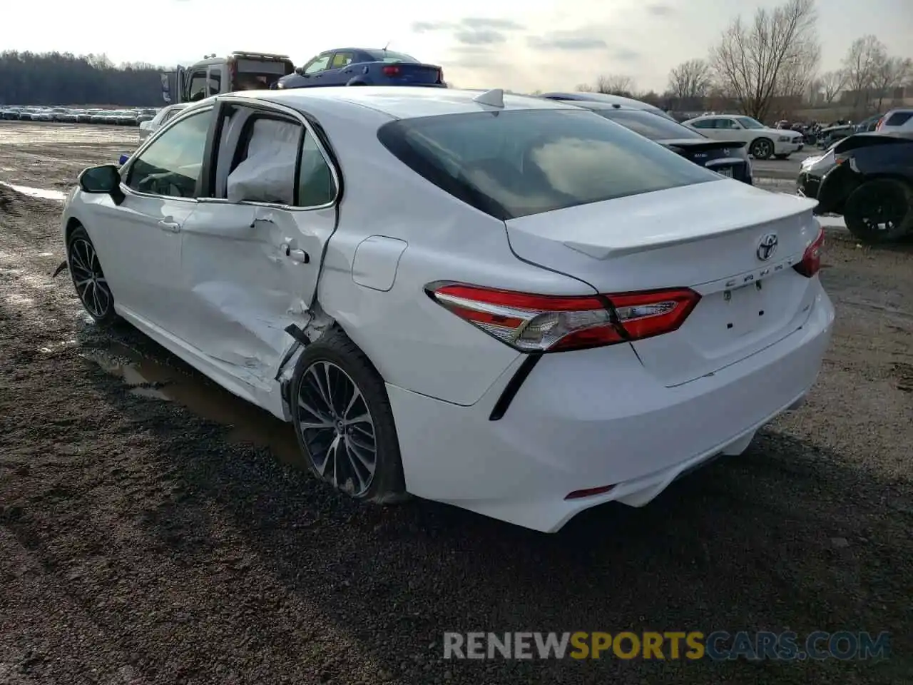 3 Photograph of a damaged car 4T1G11AK0LU348486 TOYOTA CAMRY 2020