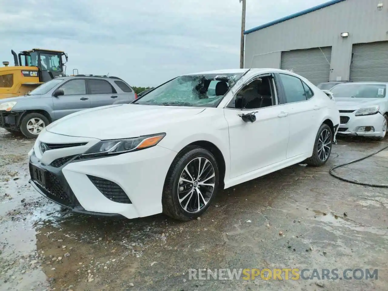 2 Photograph of a damaged car 4T1G11AK0LU350464 TOYOTA CAMRY 2020