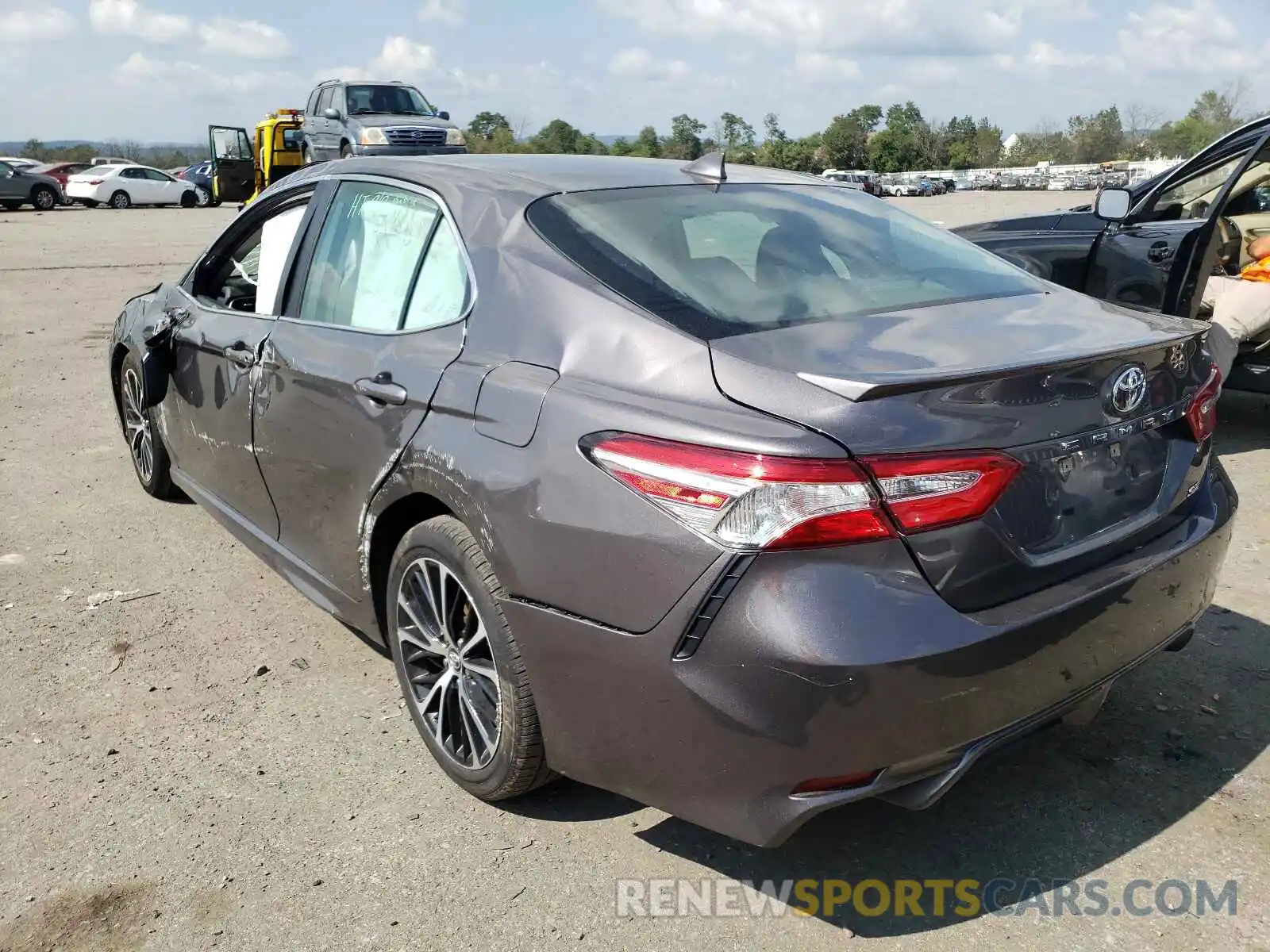 3 Photograph of a damaged car 4T1G11AK0LU352778 TOYOTA CAMRY 2020