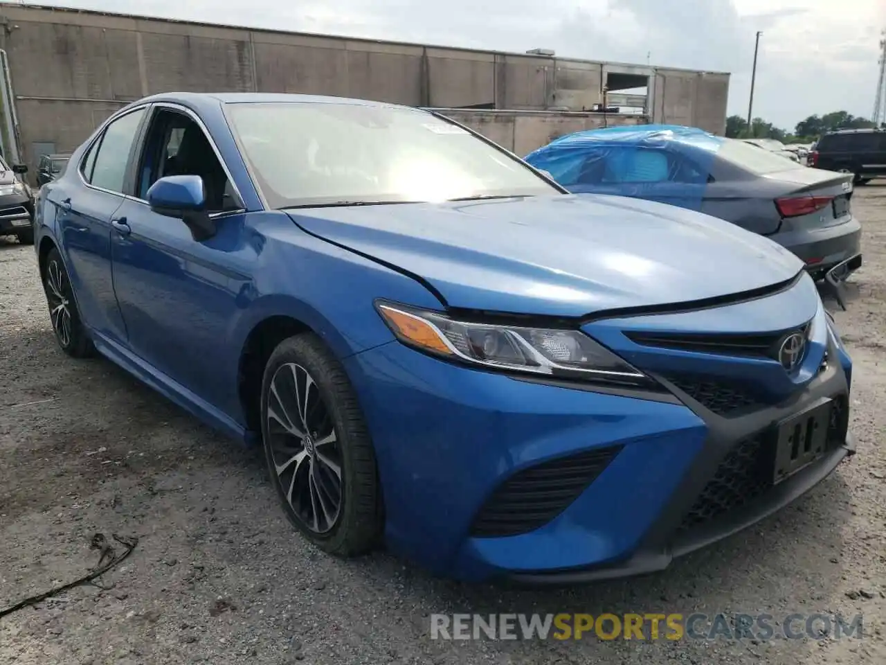 1 Photograph of a damaged car 4T1G11AK0LU352912 TOYOTA CAMRY 2020