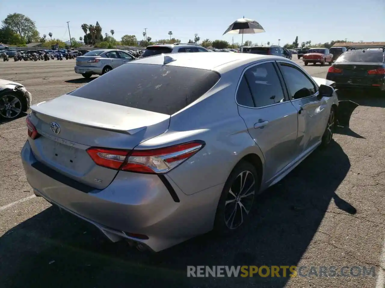 4 Photograph of a damaged car 4T1G11AK0LU354837 TOYOTA CAMRY 2020