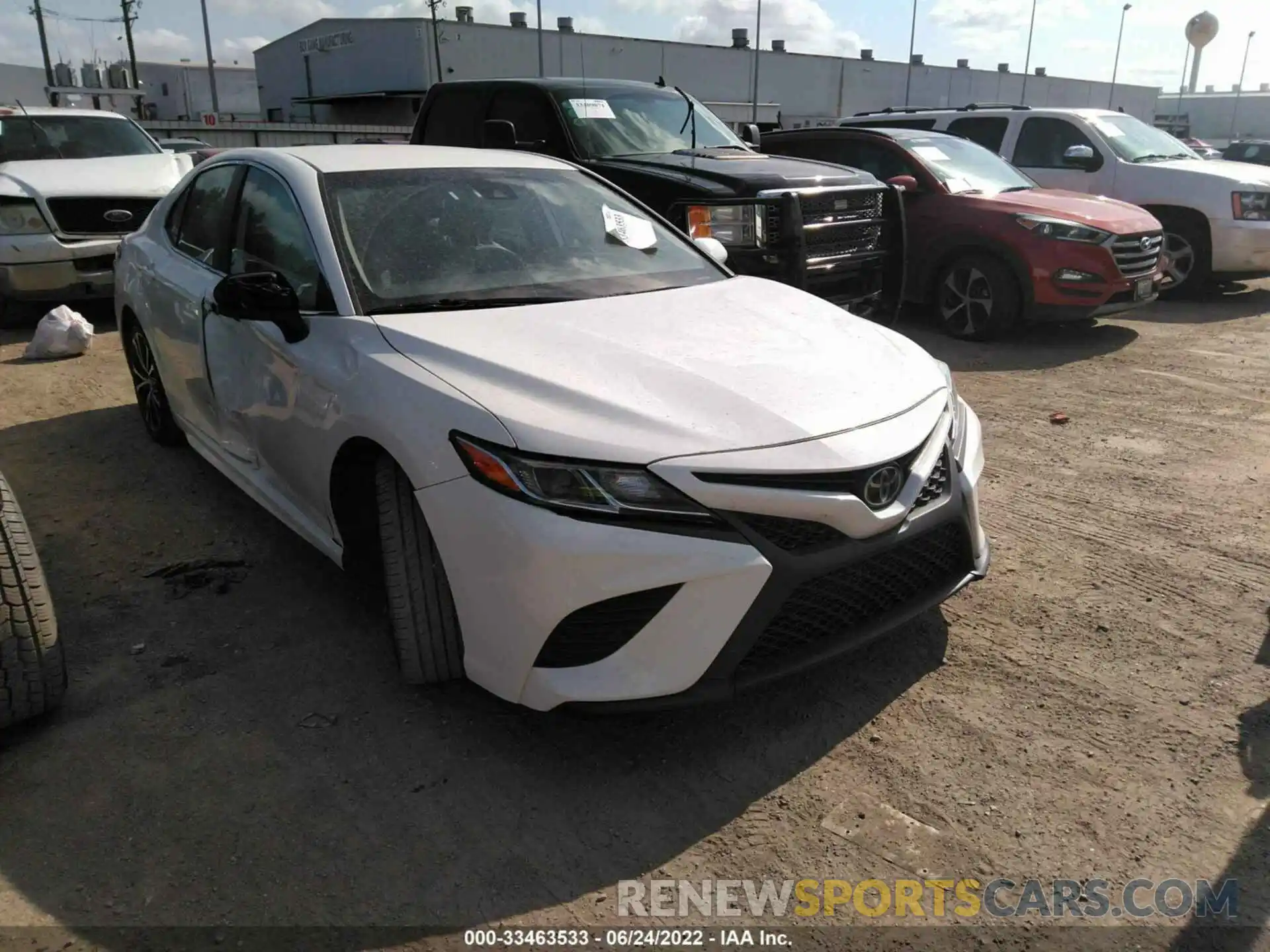 1 Photograph of a damaged car 4T1G11AK0LU356183 TOYOTA CAMRY 2020