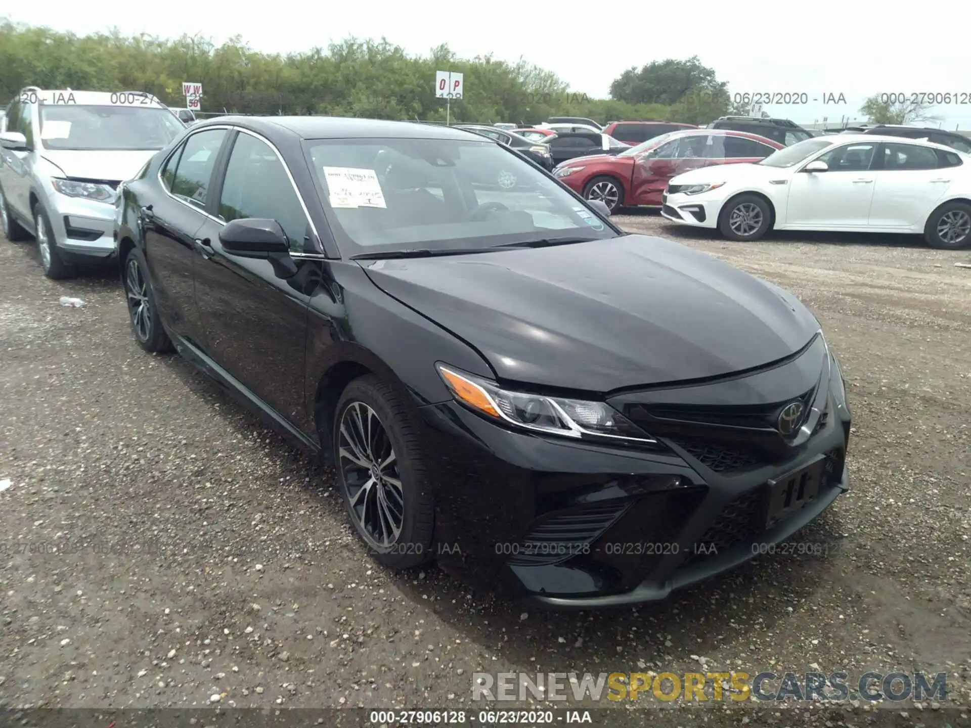 1 Photograph of a damaged car 4T1G11AK0LU357088 TOYOTA CAMRY 2020