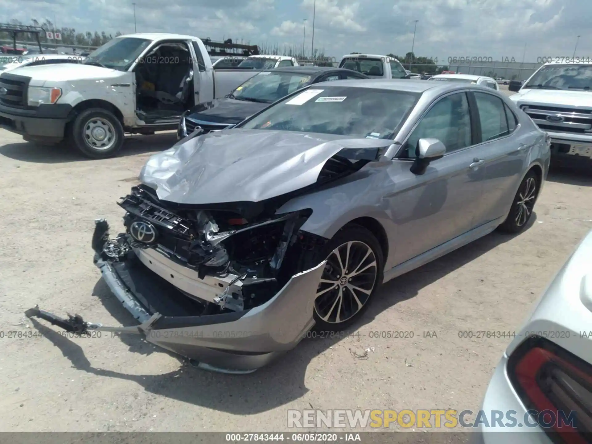 2 Photograph of a damaged car 4T1G11AK0LU357740 TOYOTA CAMRY 2020