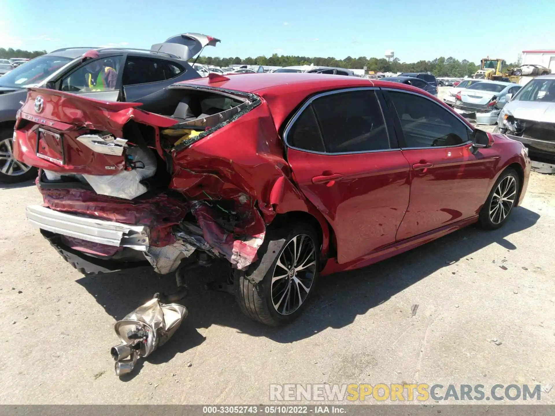 4 Photograph of a damaged car 4T1G11AK0LU360489 TOYOTA CAMRY 2020