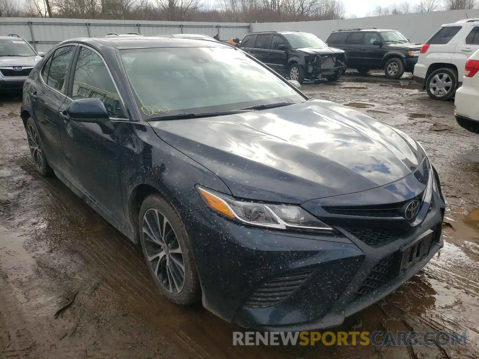 1 Photograph of a damaged car 4T1G11AK0LU363182 TOYOTA CAMRY 2020